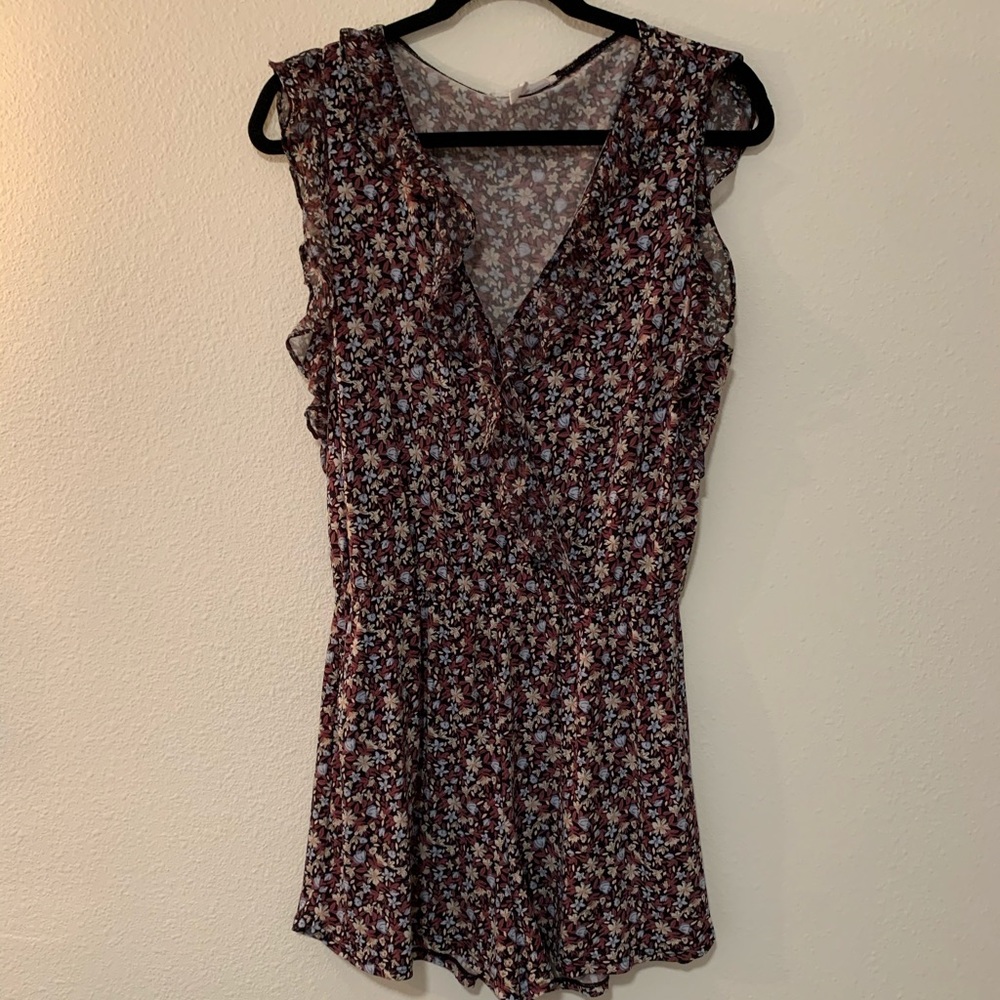 🦄 BCBGeneration Floral Romper